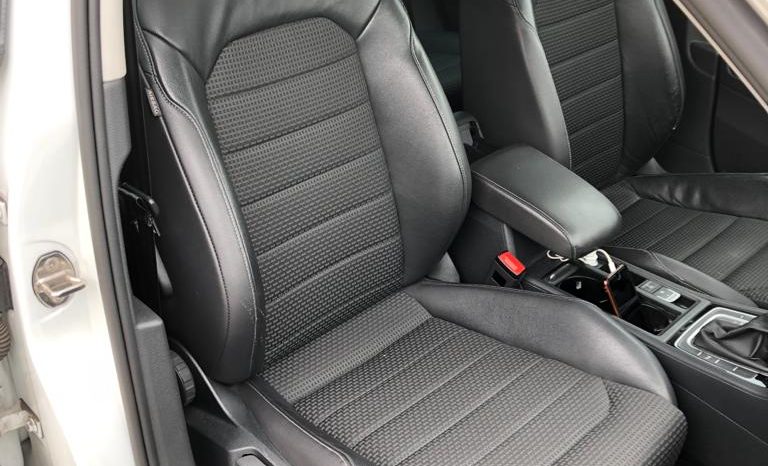 Volskwagen Golf VII R Line 2.0 TDI DSG lleno