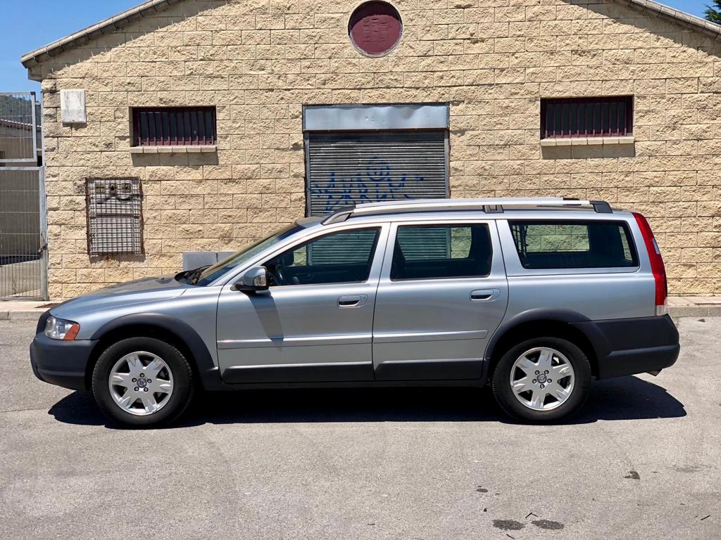 Volvo XC 70 2.4 D5 Momentum