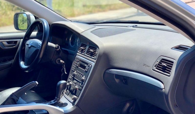 Volvo XC 70 2.4 D5 Momentum lleno