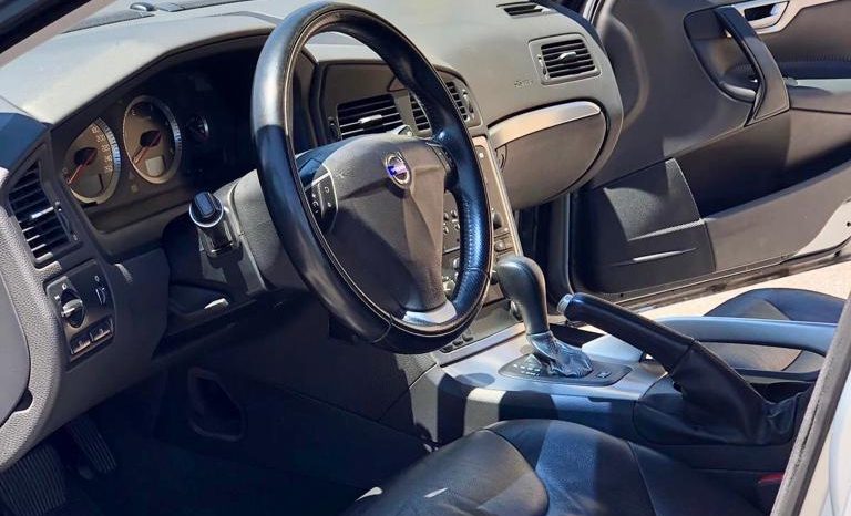 Volvo XC 70 2.4 D5 Momentum lleno